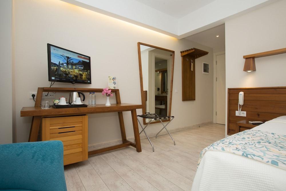 Dedeminn Marina Hotel Гьочек Екстериор снимка