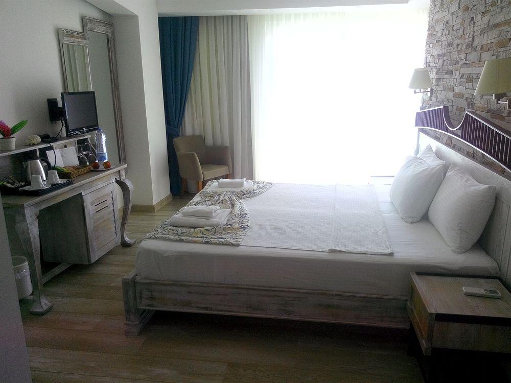 Dedeminn Marina Hotel Гьочек Екстериор снимка