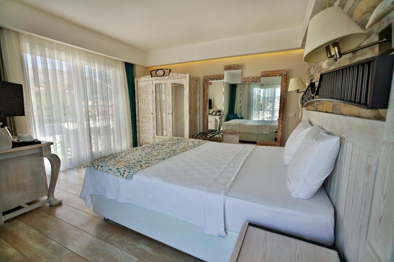 Dedeminn Marina Hotel Гьочек Екстериор снимка
